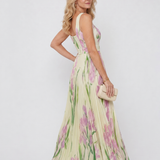 Abito Midi Senza Maniche in Satin con Scollatura Quadrata e Pieghe Eleganti