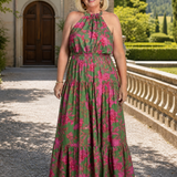 Abito midi drappeggiato in rosa con scollo halter elegante