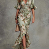 Robe lunga asimmetrica in satin verde con scollatura a V - Ana