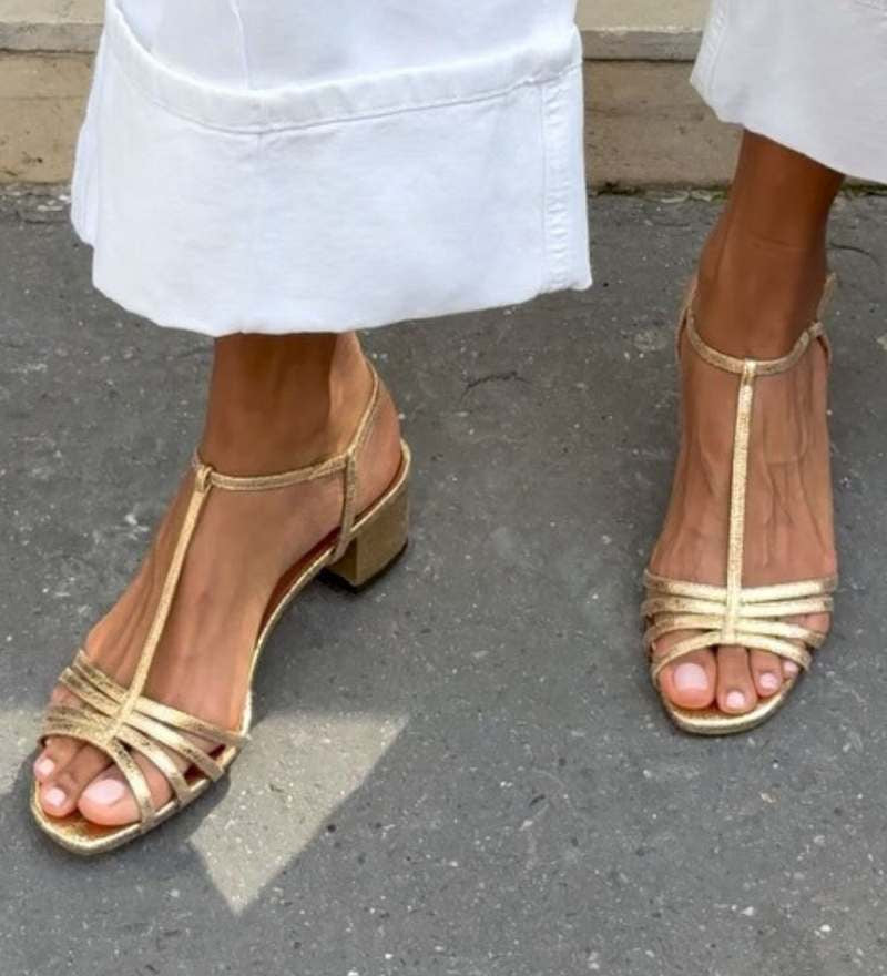Alegre | Sandali dorati: l'eleganza quotidiana