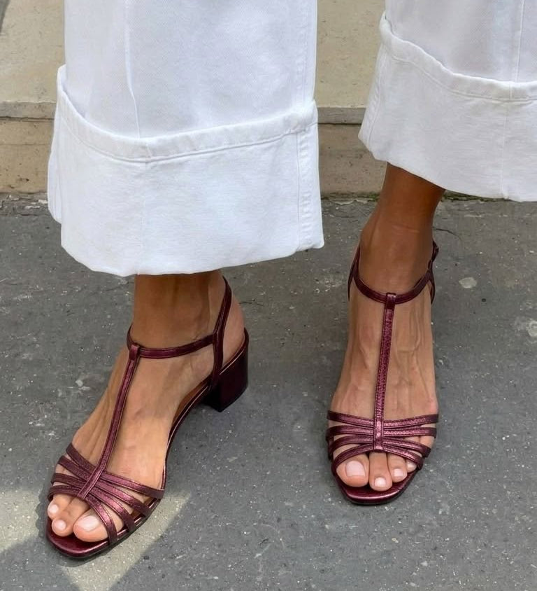 Alegre | Sandali dorati: l'eleganza quotidiana