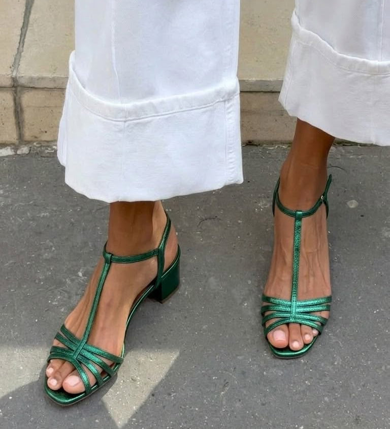 Alegre | Sandali dorati: l'eleganza quotidiana